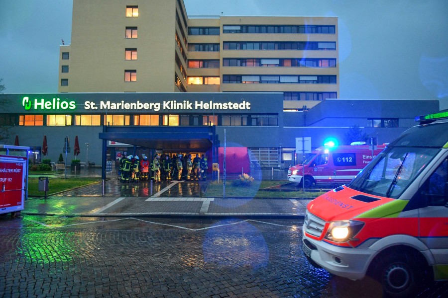 Die Verletzten wurden ins Helios Klinikum Helmstedt gebracht. (Archivbild)