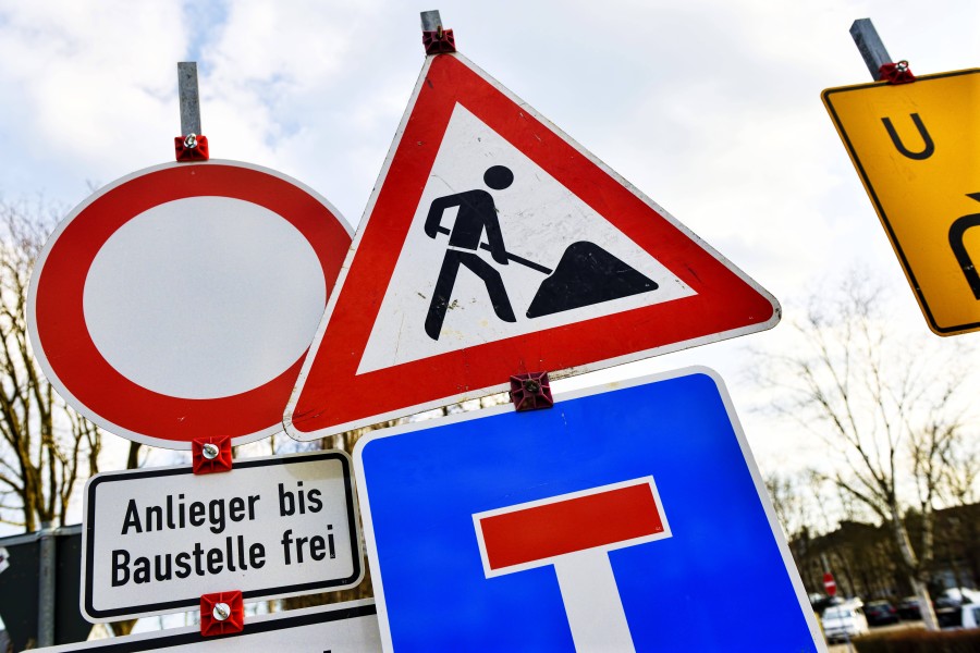 Ein Jahr länger soll auf der A7 in Niedersachsen noch gebaut werden und auch die Kosten schießen in die Höhe! (Symbolbild)