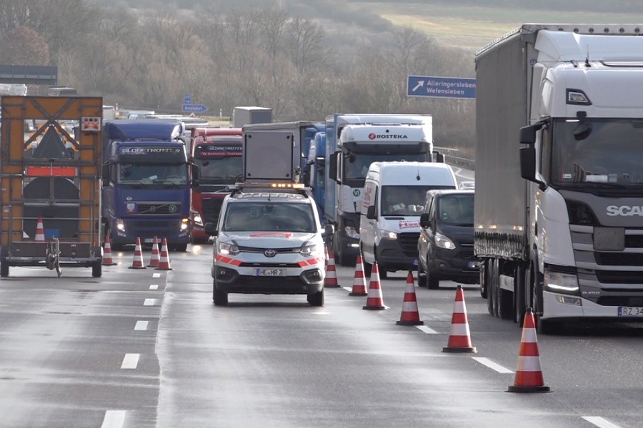 Der Verkehr staute sich auf der A2 Richtung Hannover. 