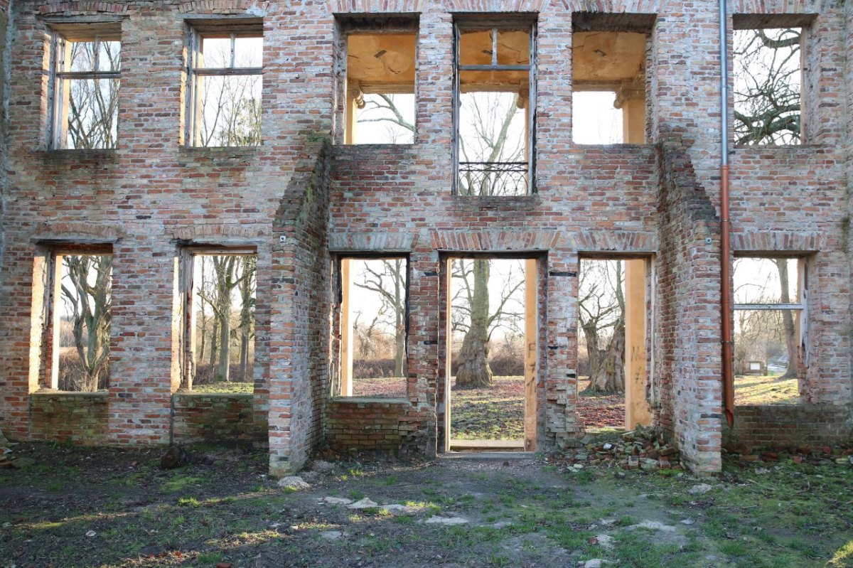 Lost Place Gifhorn Wohnungsbau Gold Projekt Bauen Zeitung Krankenhaus