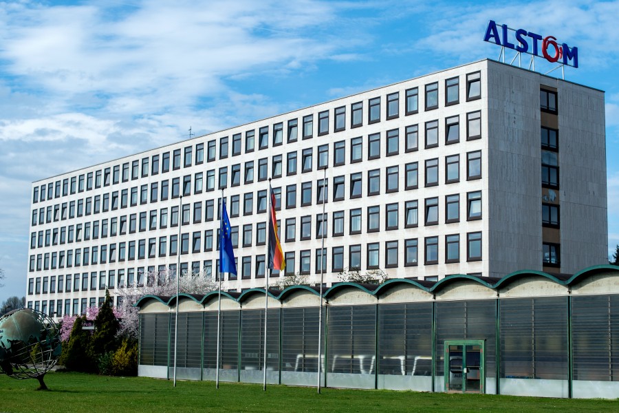  Das Verwaltungsgebäude des Bahntechnik-Herstellers Alstom in Salzgitter (Archivbild).