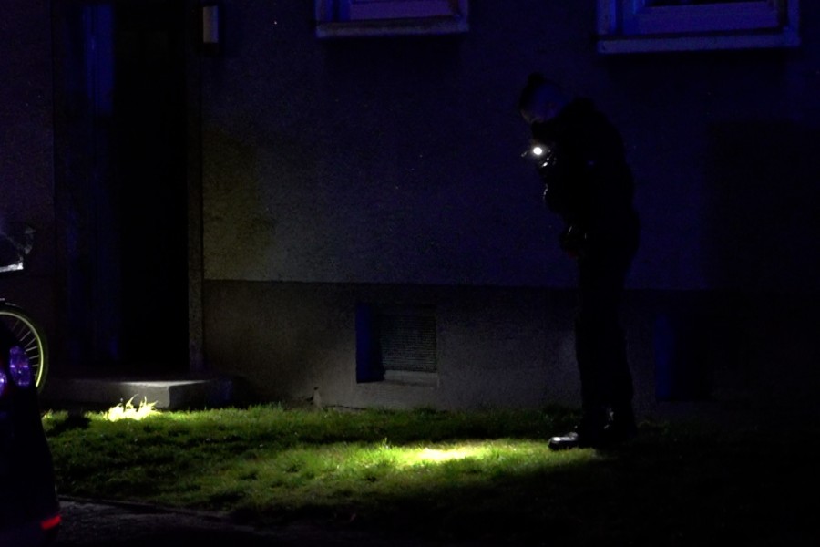 Polizisten suchten das Gebiet am Abend ab.