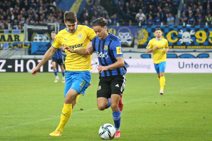 Am Samstag empfängt der Dritte Eintracht Braunschweig den Vierten 1. FC Saarbrücken in der Dritten Liga. 