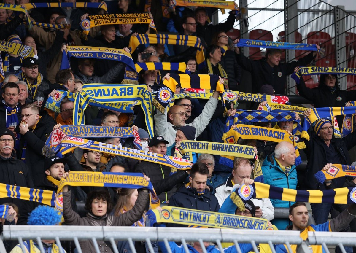 Eintracht-Braunschweig-Fans