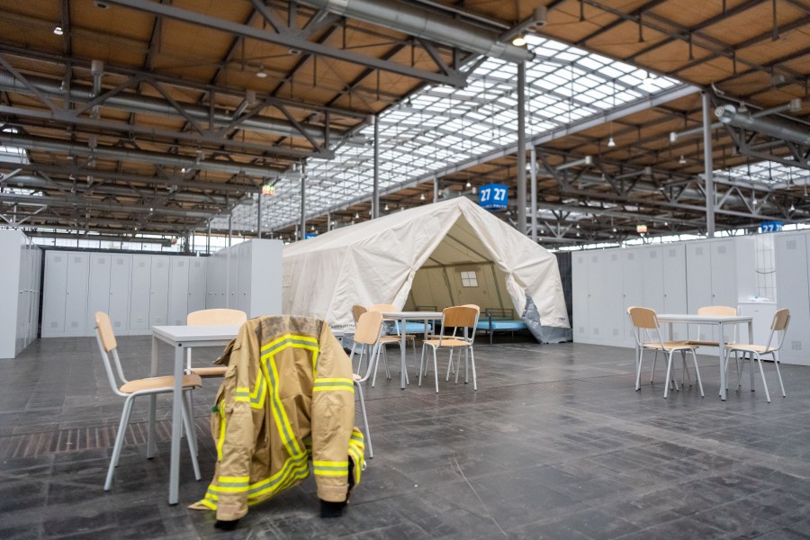 Es zieht neues Leben in die leere Messehalle. Hannover bietet mehreren Tausend Ukraine-Flüchtlingen sicheren Boden. 