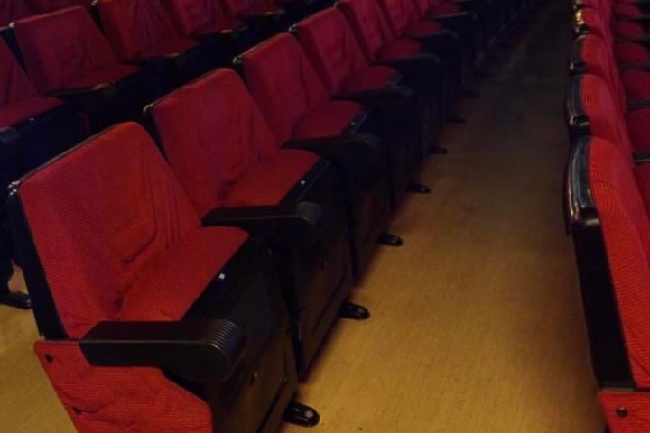 Kino aus Salzgitter schafft Platz und hat 200 Sessel abzugeben. Doch du musst schnell sein!