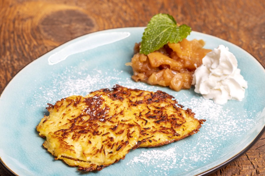 Auch den Schweizer Klassiker Rösti findest du beim Harzer Lokal „Zwei Jahreszeiten“.