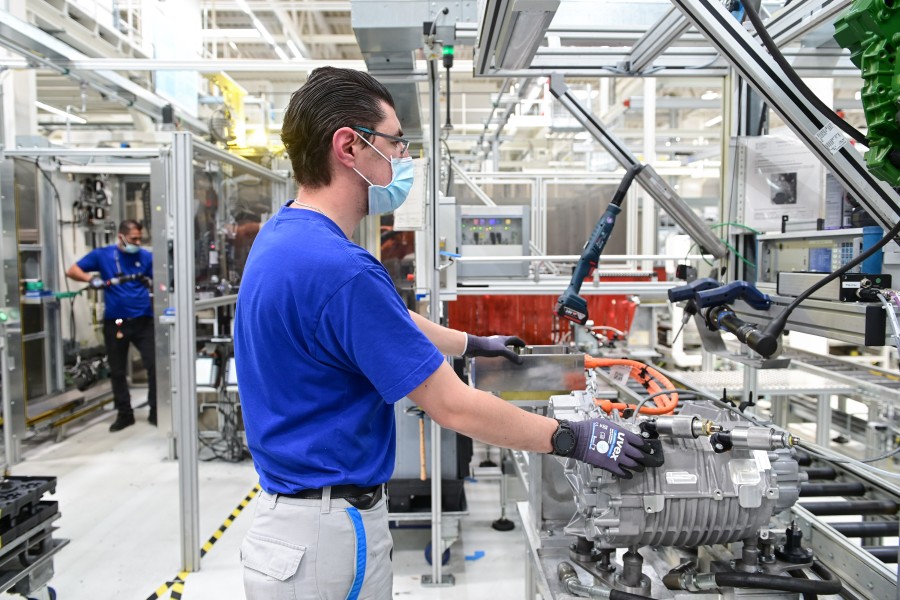 Frust bei den Mitarbeitern von VW! Mehrere Hundert Leiharbeiter müssen das Werk verlassen. Und das obwohl Personalbedarf bestehe. (Symbolbild)