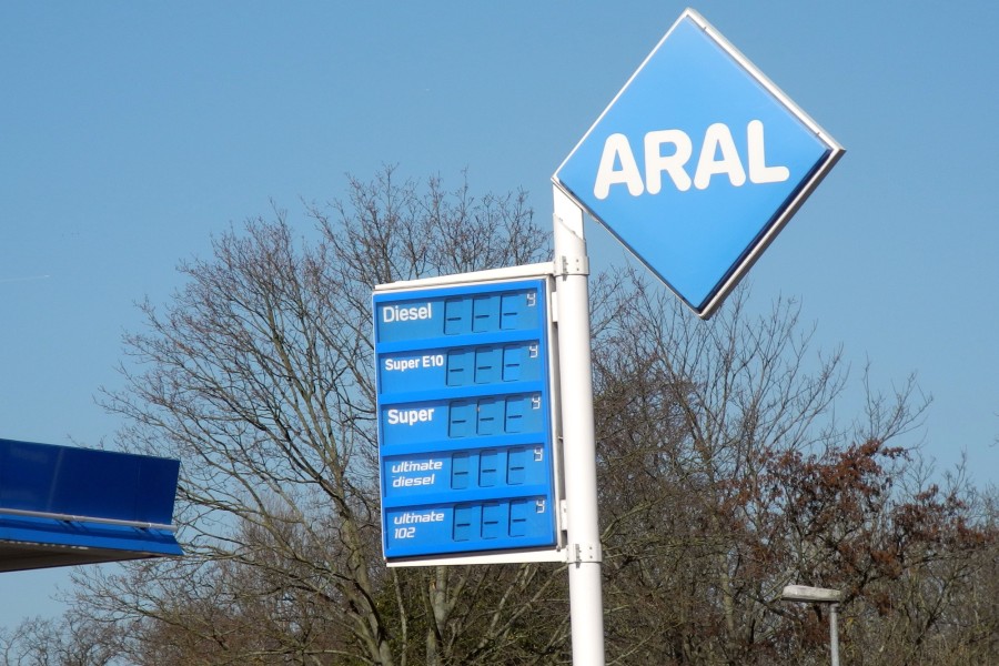 An einer Aral-Tankstelle in Wolfenbüttel wird schon länger kein Preis mehr angezeigt. Dabei müsste das eigentlich der Fall sein... 