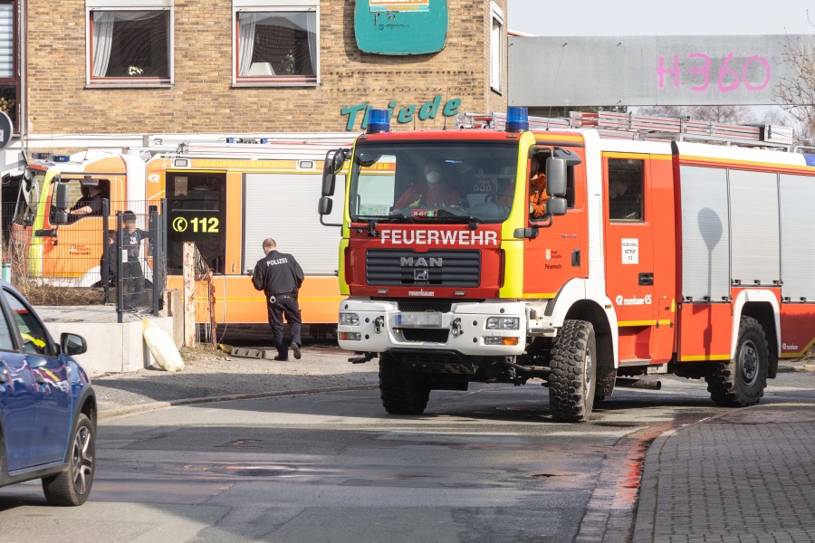 Nicht nur die dicken Rauchschwaden bereiteten der Feuerwehr in Salzgitter Probleme.