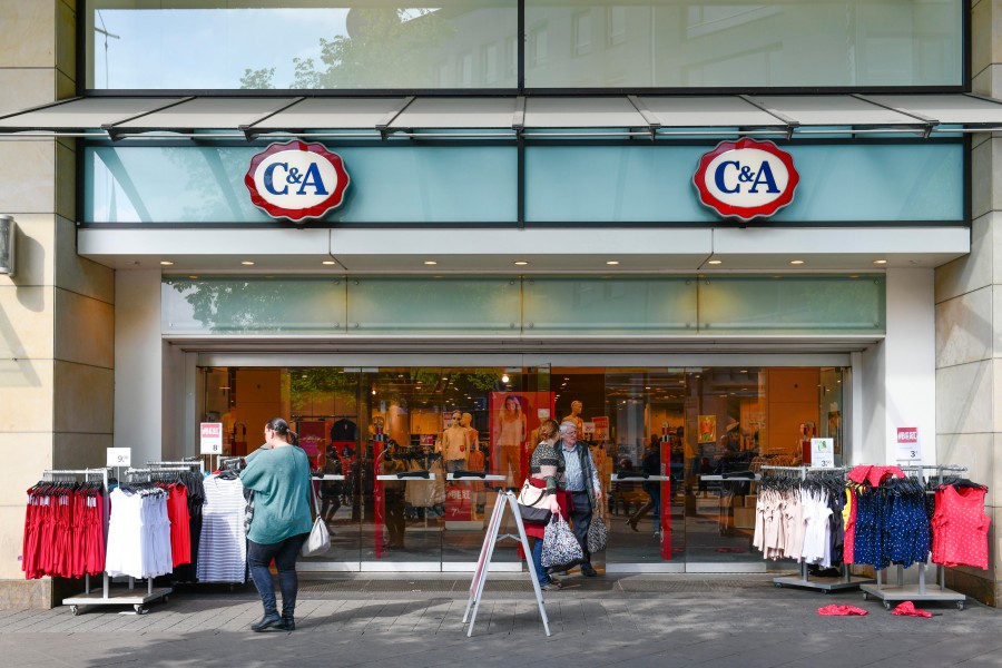 C&A in Hannover verkleinert sich in der Georgstraße. SIE ziehen mit ins Gebäude. (Archivbild)