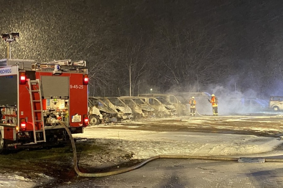 Um 2.16 Uhr wurde die Feuerwehr in Braunschweig zu einem Notfall gerufen. 