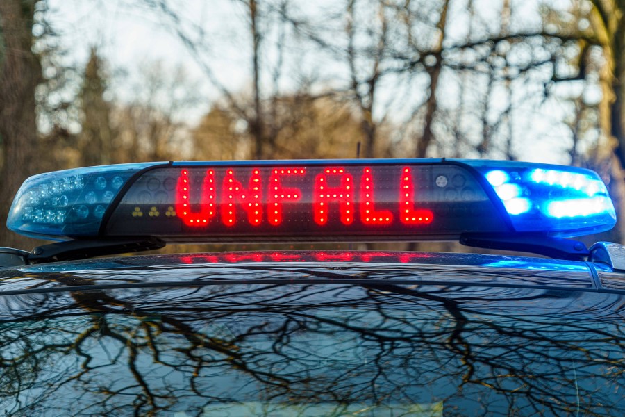 Auf der A7 kam ein Fahrer ums Leben. (Symbolbild)