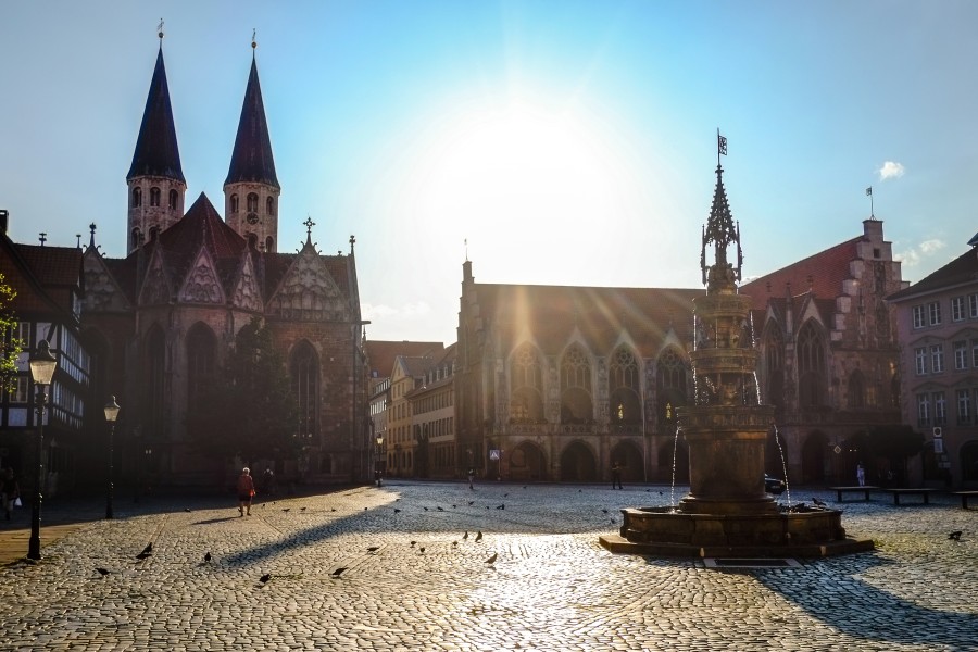 Der wunderschöne Altstadtmarkt in Braunschweig – so ruhig wie auf dem Bild es es dort aktuell nicht. Vielmehr wird fleißig gebaut. (Archivbild)