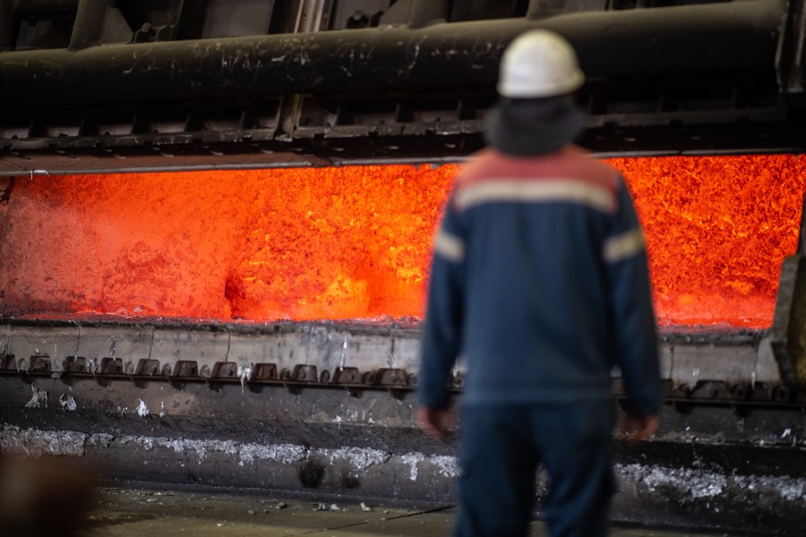 Hier wird das Leichtmetall Aluminium für spezielle Legierungen hergestellt. (Archivbild)