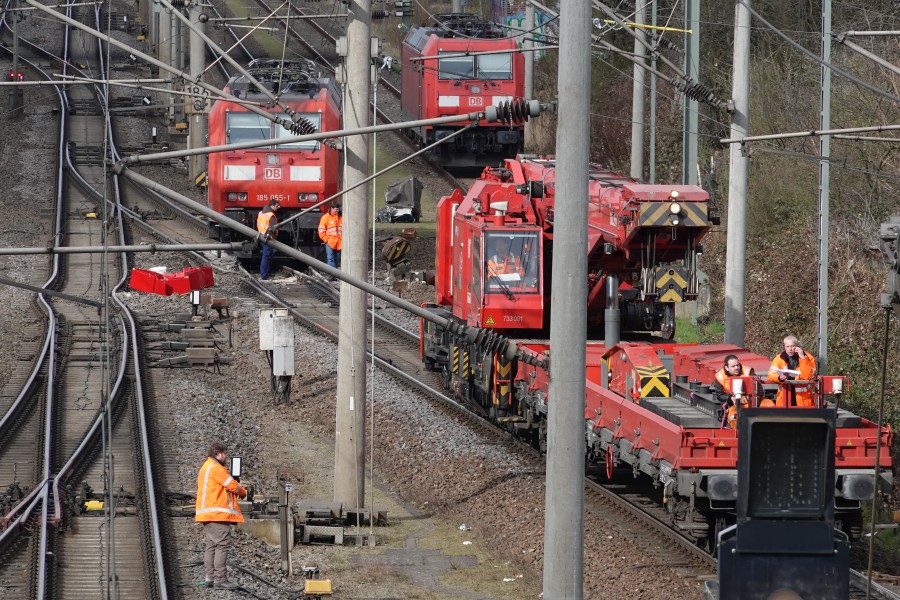 Der letzte Bergungskran konnte abgezogen werden. Beendet sind die Arbeiten damit aber noch nicht. 