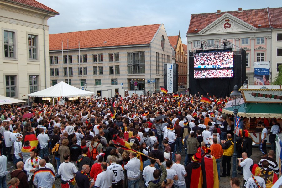 Public Viewing auf dem Eiermarkt anno 2016.