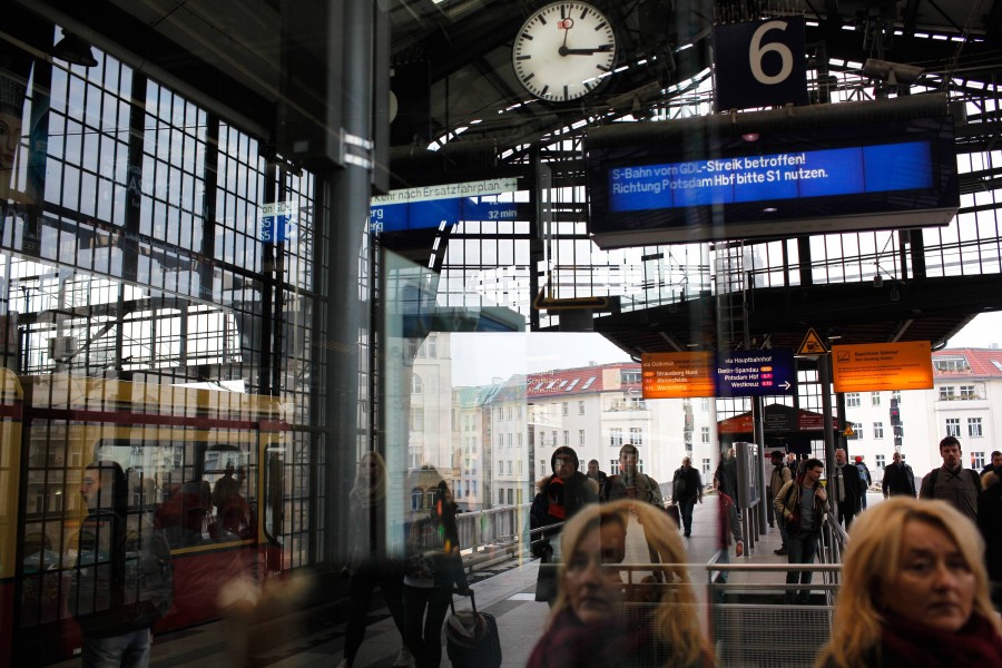 An den Bahnhöfen wird zu zahlreichen Ausfällen kommen. (Archivfoto)