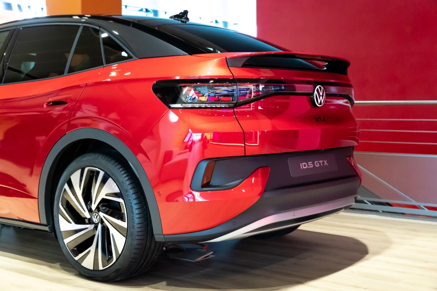 Der Vorverkauf für das erste langstreckentaugliche E-SUV-Coupé von Volkswagen ist gestartet.