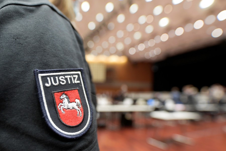 Am Landgericht Braunschweig startet am Donnerstag der Prozess gegen fünf Männer. (Symbolbild)