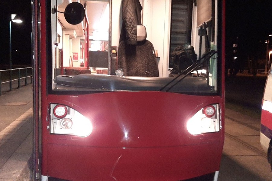 Eine Kugel traf eine Straßenbahn in Braunschweig. 