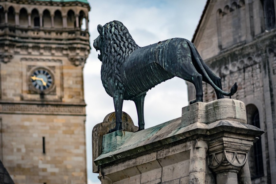 Der Löwe auf dem Burgplatz in Braunschweig. 