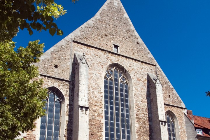 Die Brüdernkirche St. Ulrici in Braunschweig: Hier finden Bedürftige das Spendenregal!