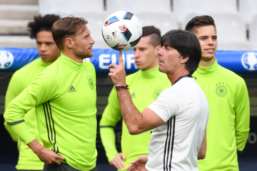 Löw macht weiter! (Archivbild), Bundestrainer Joachim Löw gab taktische Einblicke. (Archivbild)