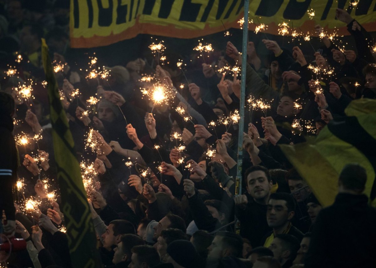 Dortmund Fans Wunderkerzen