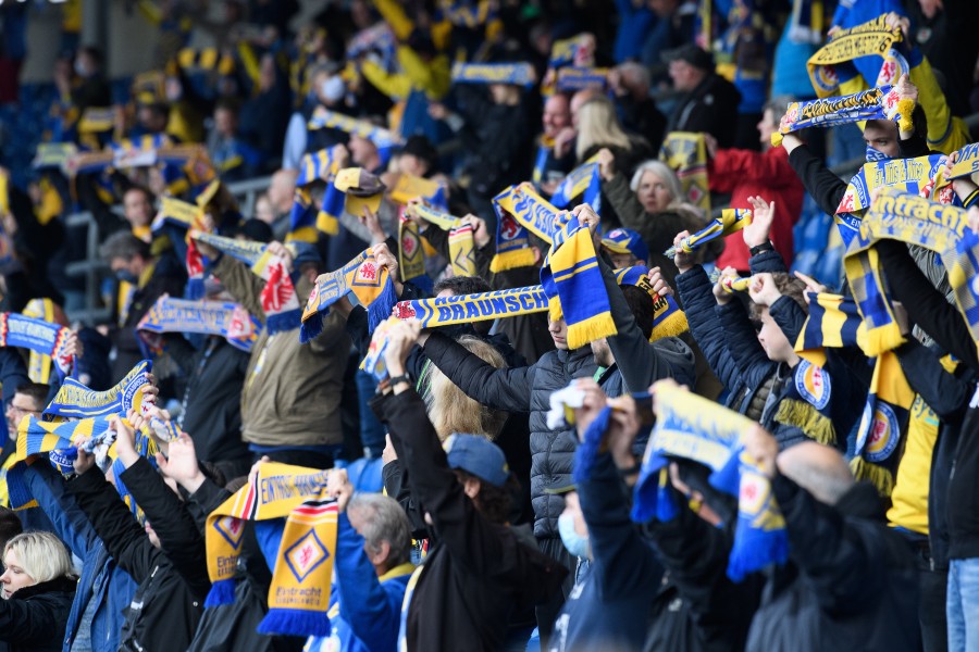 Eintracht Braunschweig hat einen besonders emotionalen Moment hinter sich. Fußball wurde am Samstag zur Nebensache. (Archivbild)