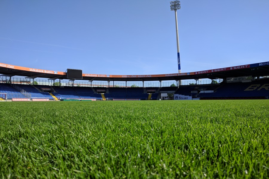 Eintracht-Stadion: Blick auf die Nordkurve