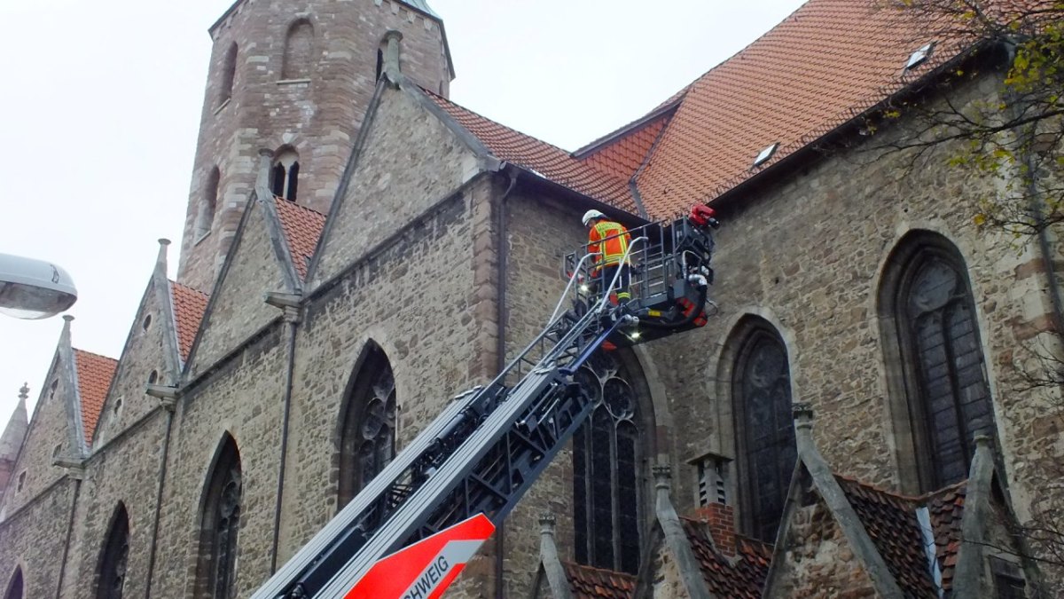 Feuerwehr Braunschweig Drehleiter