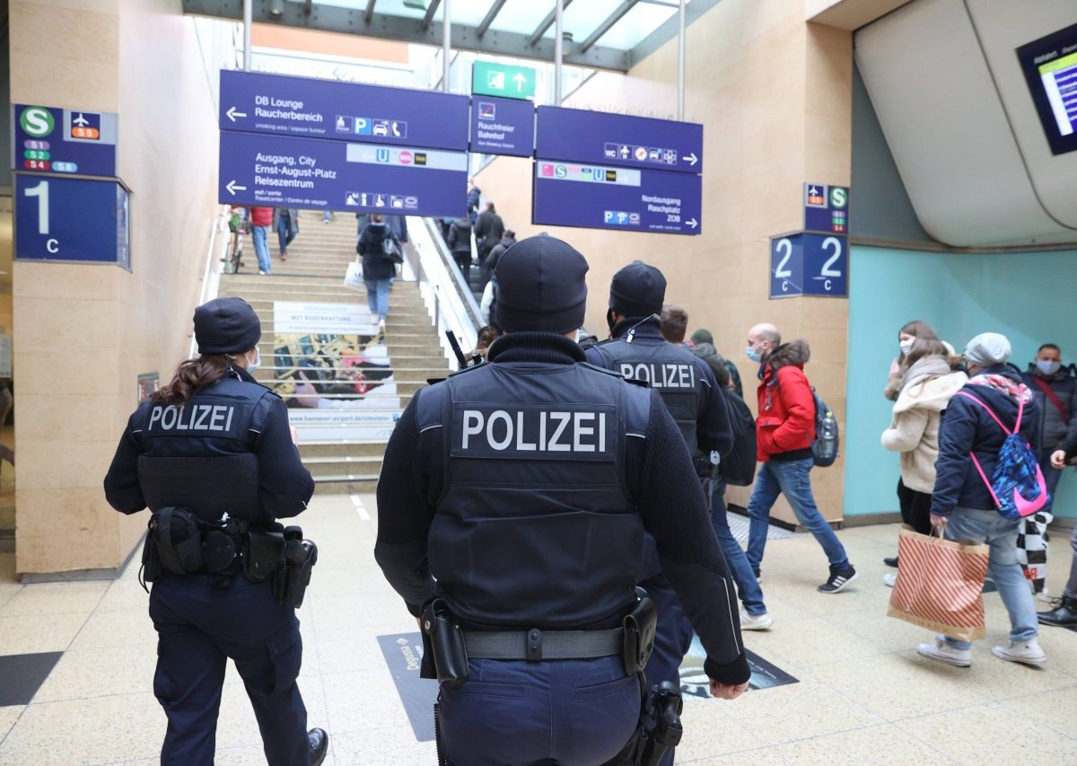 Hannover-Hauptbahnhof-Hbf.jpg