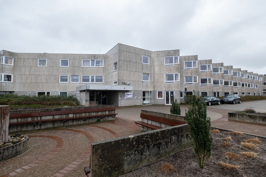 Das Hanns-Lilje-Heim in Wolfsburg. Dutzende Bewohner haben ihre Infektion mit dem Coronavirus nicht überlebt. (Archivbild)