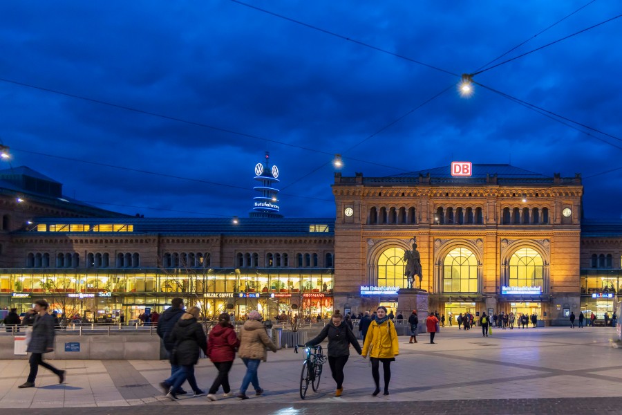 Zahlreiche Einkaufsmöglichkeiten warten im Hannover Hauptbahnhof auf kaufwütige Passanten. 