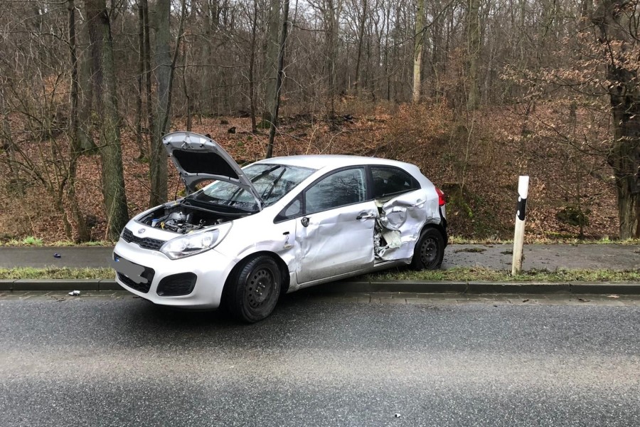 Im Kreis Helmstedt sind zwei Autos kollidiert. 