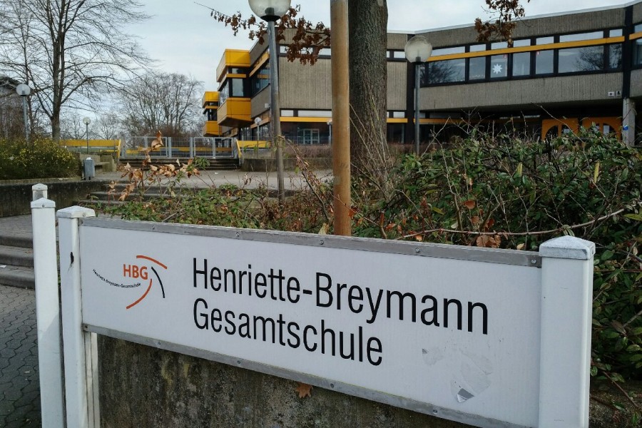 Die Henriette-Breymann-Gesamtschule ist in großer Sorge. (Symbolbild)