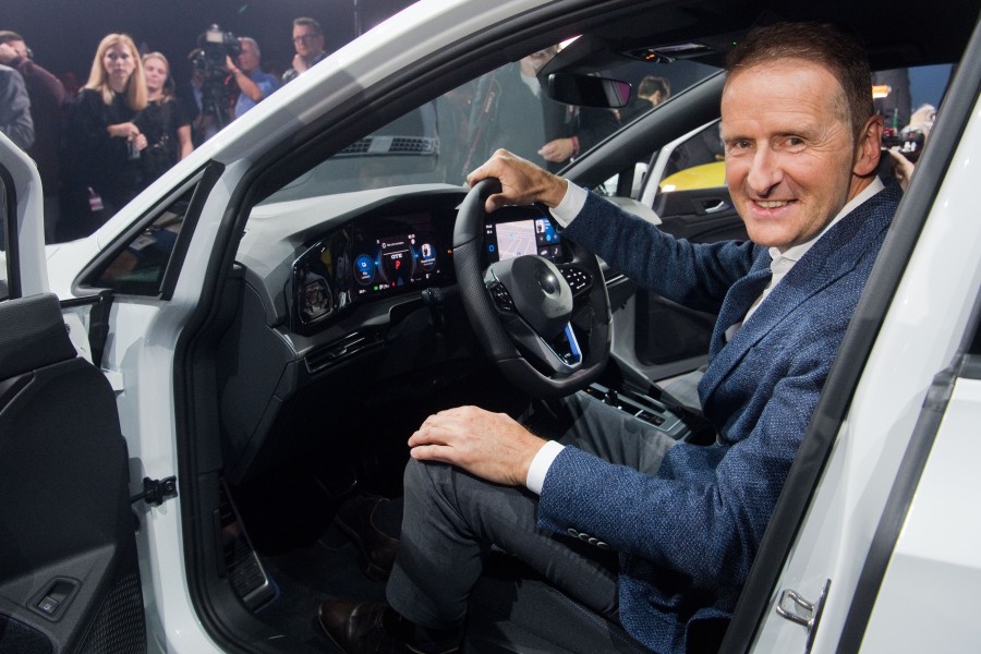 VW-Konzernchef Herbert Diess bei der Weltpremiere: 2019 kam der Golf 8 auf den Markt. (Archivbild)