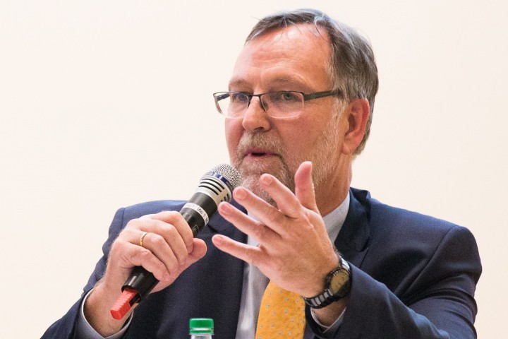 Joachim Wrensch ist  Vorsitzender des Handelsausschusses der IHK Braunschweig, führt selbst eine Buchhandlung in der Innenstadt. (Archivfoto)