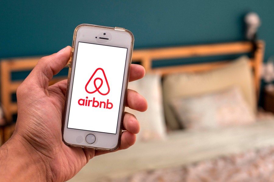 Betrüger nutzen Plattformen wie Airbnb. (Symbolbild)