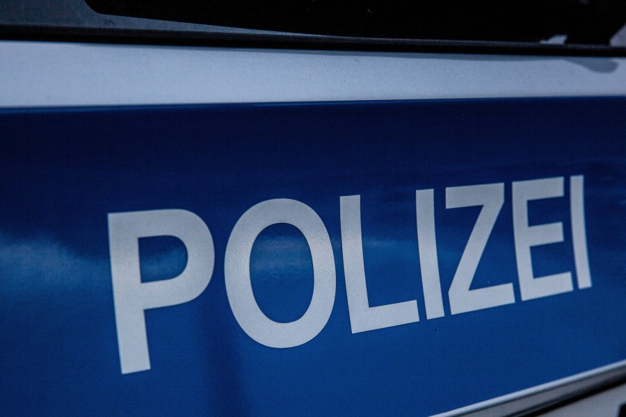 Die Polizei bittet dringend um Hilfe bei der Suche in Niedersachsen. (Symbolbild)