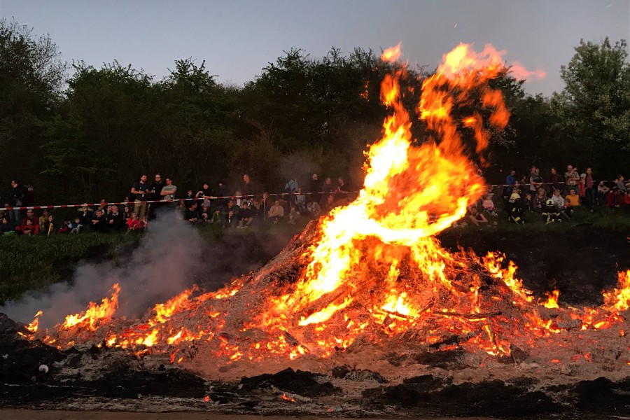 Braunschweig: HIER gibt es an Ostern endlich wieder Osterfeuer! (Symbolbild) 