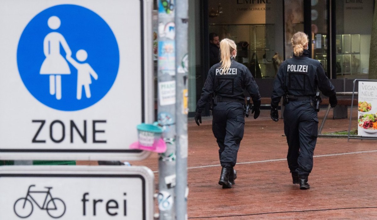 Polizei Einsatz Fußgängerzone Wolfsburg.jpg