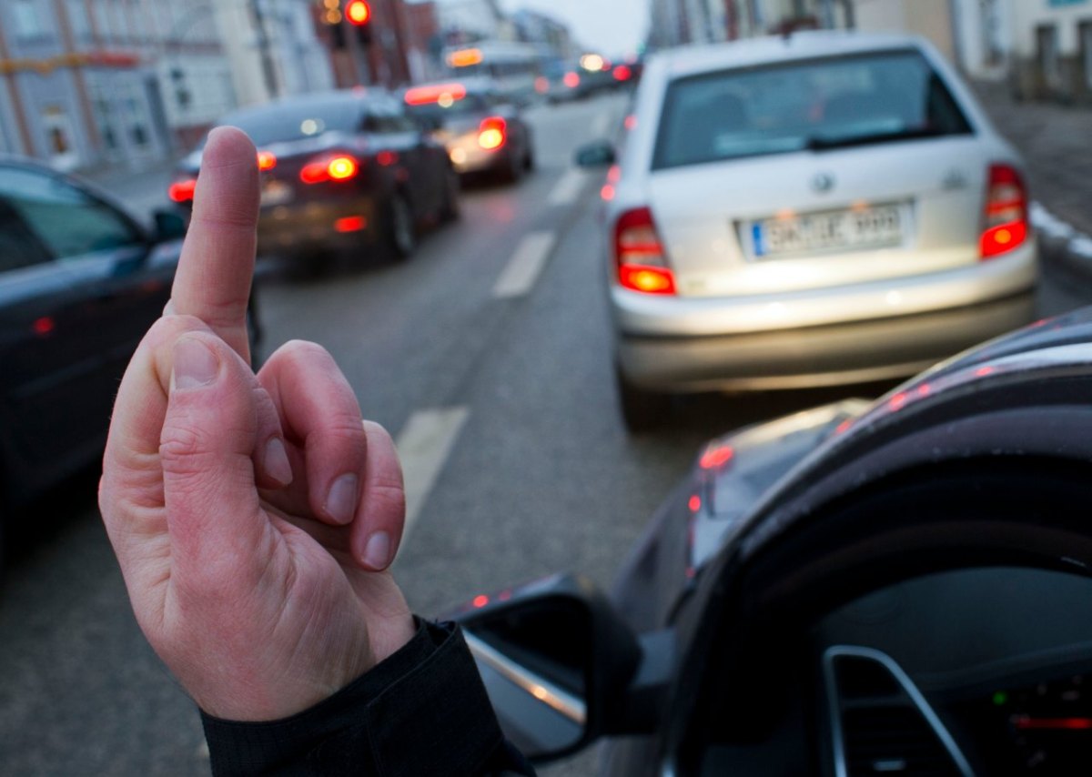 Stinkefinger, Verkehr, Straße