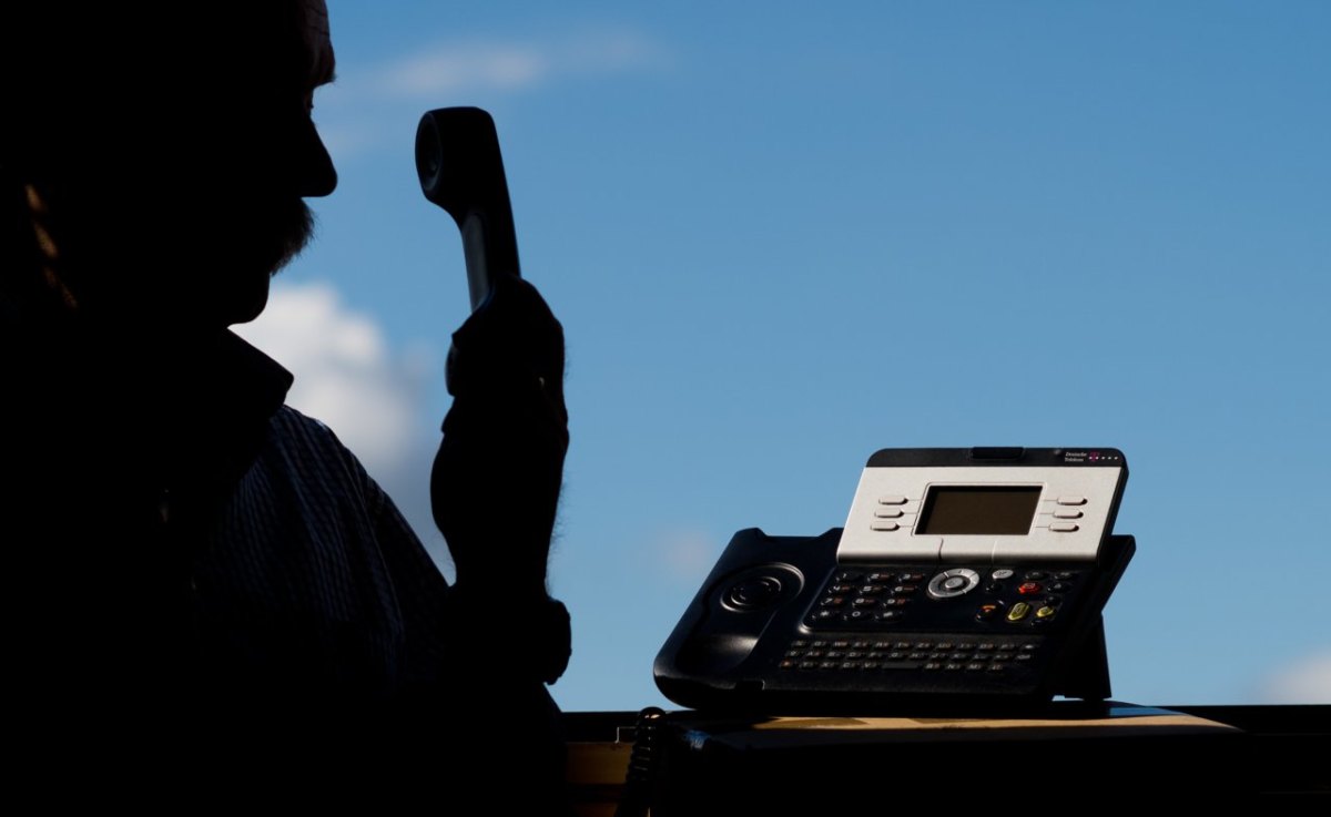 Telefon telefonieren anruf trickbetrüger