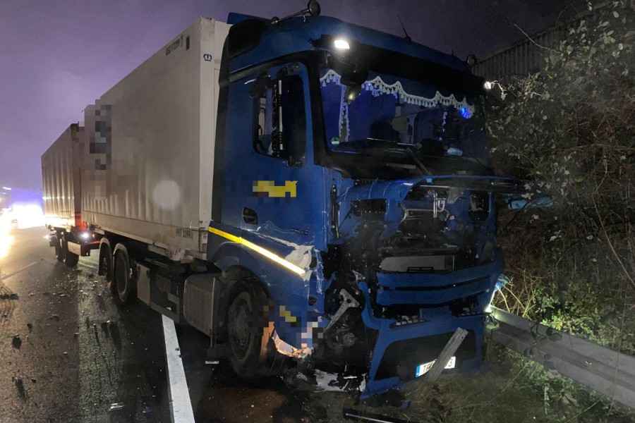 Am Dienstagabend hat es auf der A2 bei Helmstedt gekracht. 