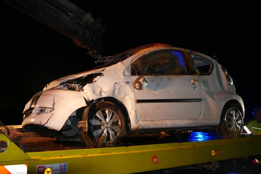 Beide Autos erlitten einen Totalschaden und waren nicht mehr fahrbereit.