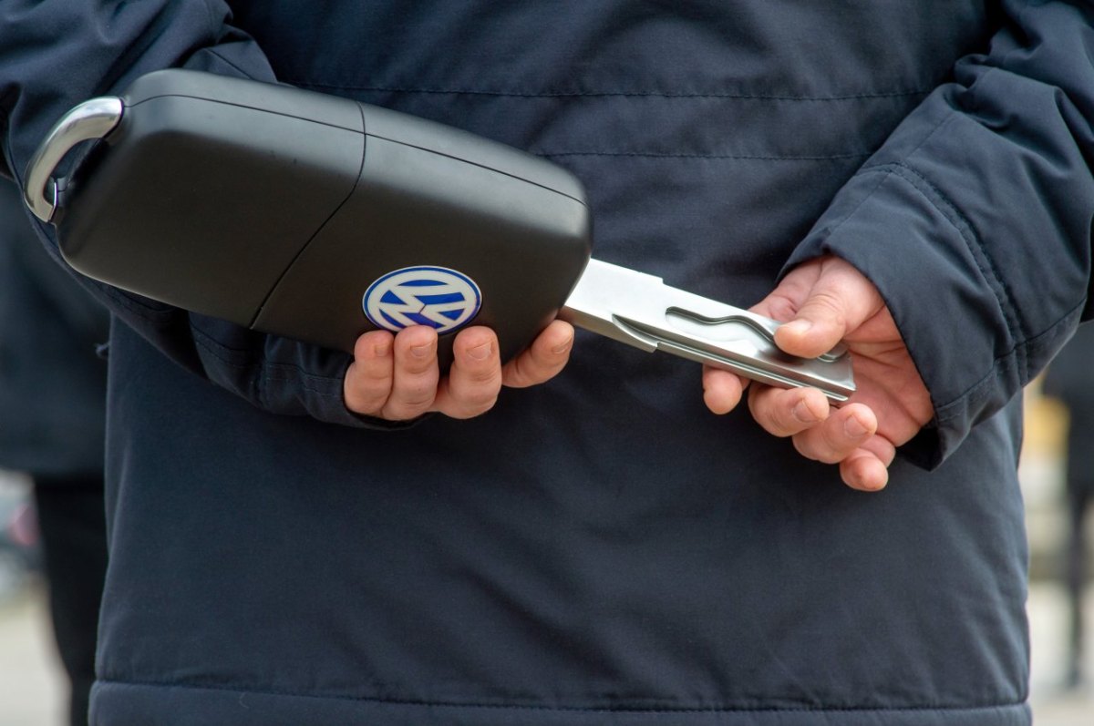 Volkswagen - Der Schlüssel zum Glück liegt in deiner Hand. 😃🔑 #vwgolf # volkswagen Fahrzeugabbildung zeigt Sonderausstattung.