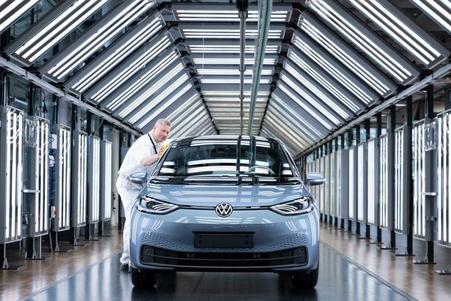 VW will die Ladeeigenschaften von E-Autos weiter ausbauen. (Archivbild)
