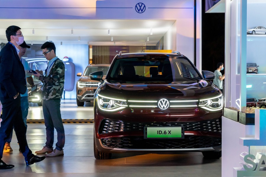 Der VW ID.6 soll den Markt in China erobern. Bislang gelingt das nicht. Und auch künftig drohen Volkswagen schwere Zeiten in China.